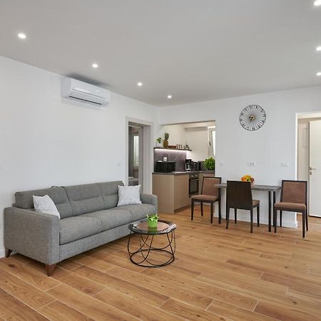 דוברובניק Newly Renovated Apt. Near To Entrance To Old Town מראה חיצוני תמונה