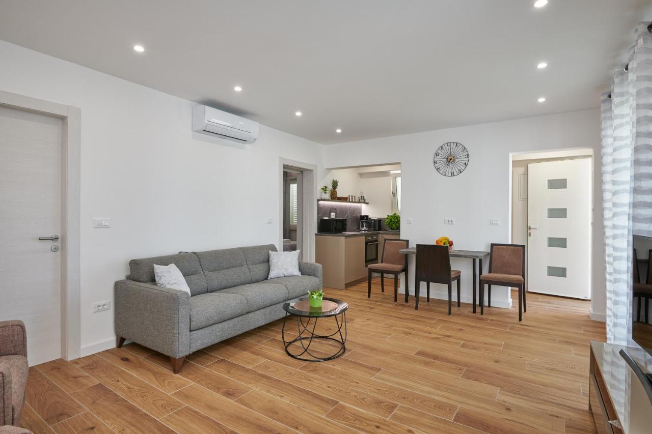 דוברובניק Newly Renovated Apt. Near To Entrance To Old Town מראה חיצוני תמונה
