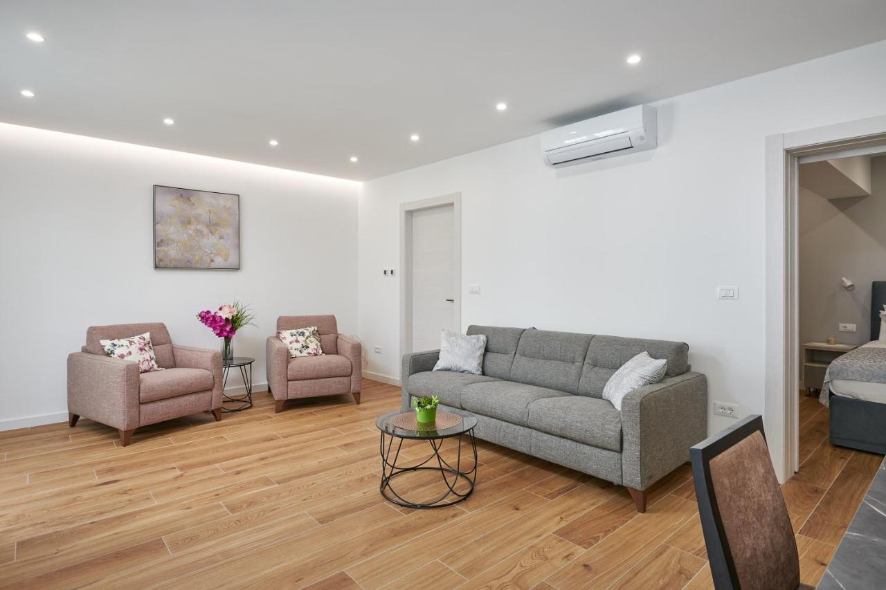 דוברובניק Newly Renovated Apt. Near To Entrance To Old Town מראה חיצוני תמונה