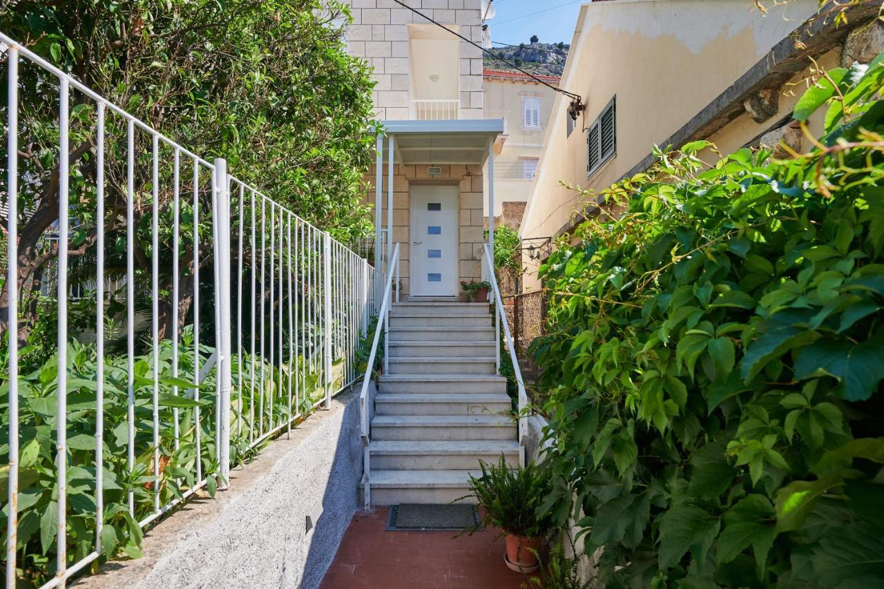 דוברובניק Newly Renovated Apt. Near To Entrance To Old Town מראה חיצוני תמונה